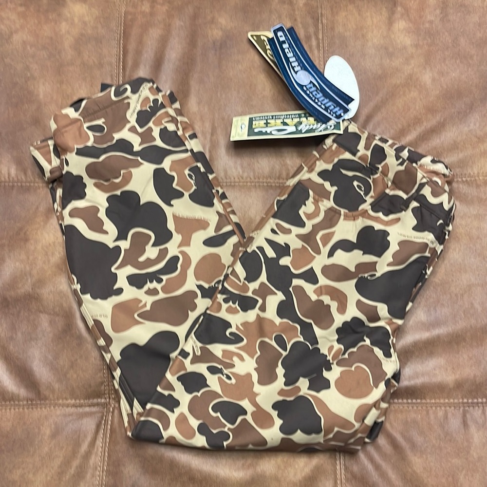 Lady Drake insulated wind and waterproof camo pants, size medium, 8/10